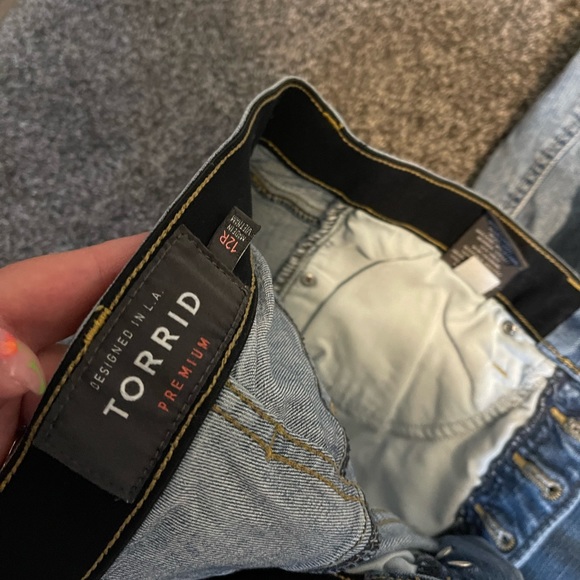9 pairs of torrid jeans size 12 - Picture 7 of 10
